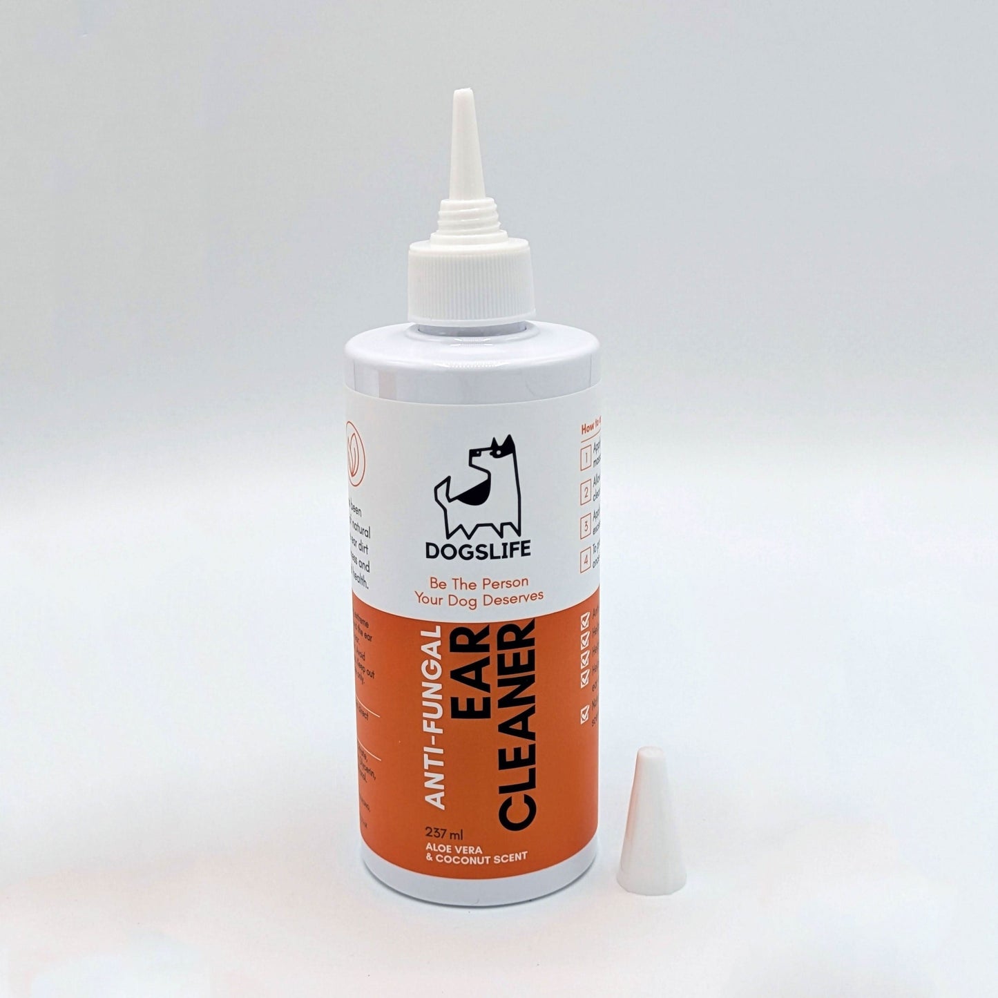 Veterinarian-approved ear cleaning solution for dogs, removes wax, dirt, and soothes irritation.
