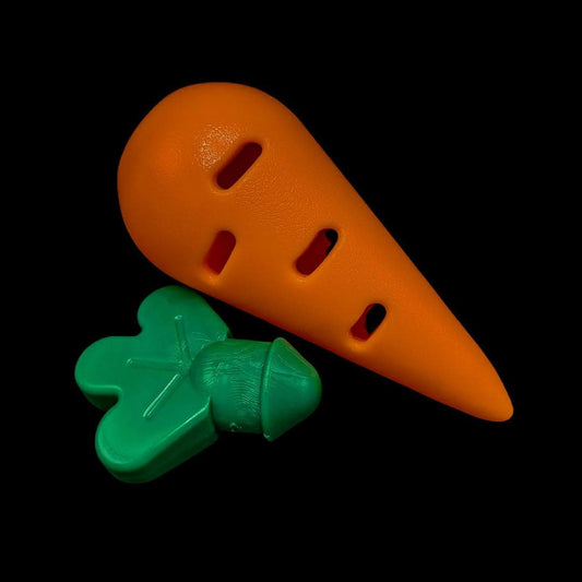 Maks Patch Carrot Toy & Treat Dispenser – Durable, enriching toy for dogs. Perfect for mental stimulation, treat dispensing, and calming fun.