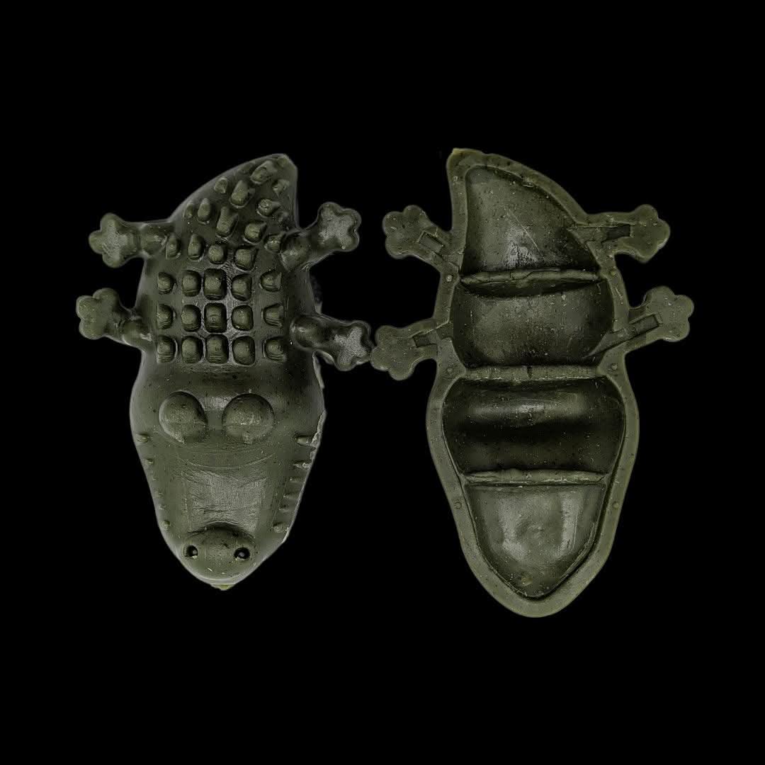Maks Patch Croc Bites – Plant-based, hypoallergenic dental chews with natural breath fresheners. Grain-free, rawhide-free, and low-fat.