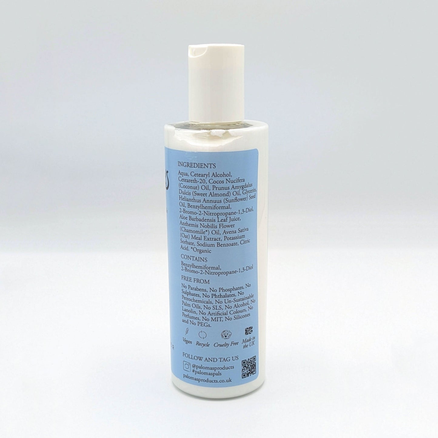 Vegan, cruelty-free grooming set with organic peppermint shampoo and chamomile conditioner for shiny, healthy coats.