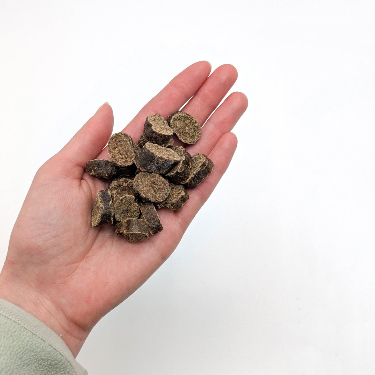 Top Tier Mixed Sausage Slices – High-protein, soft treats in 3 flavours for training, rewarding, and daily enrichment. Grain-free and nutritious.