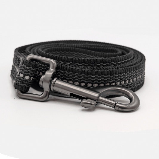 Reflective Rubberised Grip Lead – High-visibility, non-slip grip lead with reflective stitching and heavy-duty carabiner for secure control in all weather.